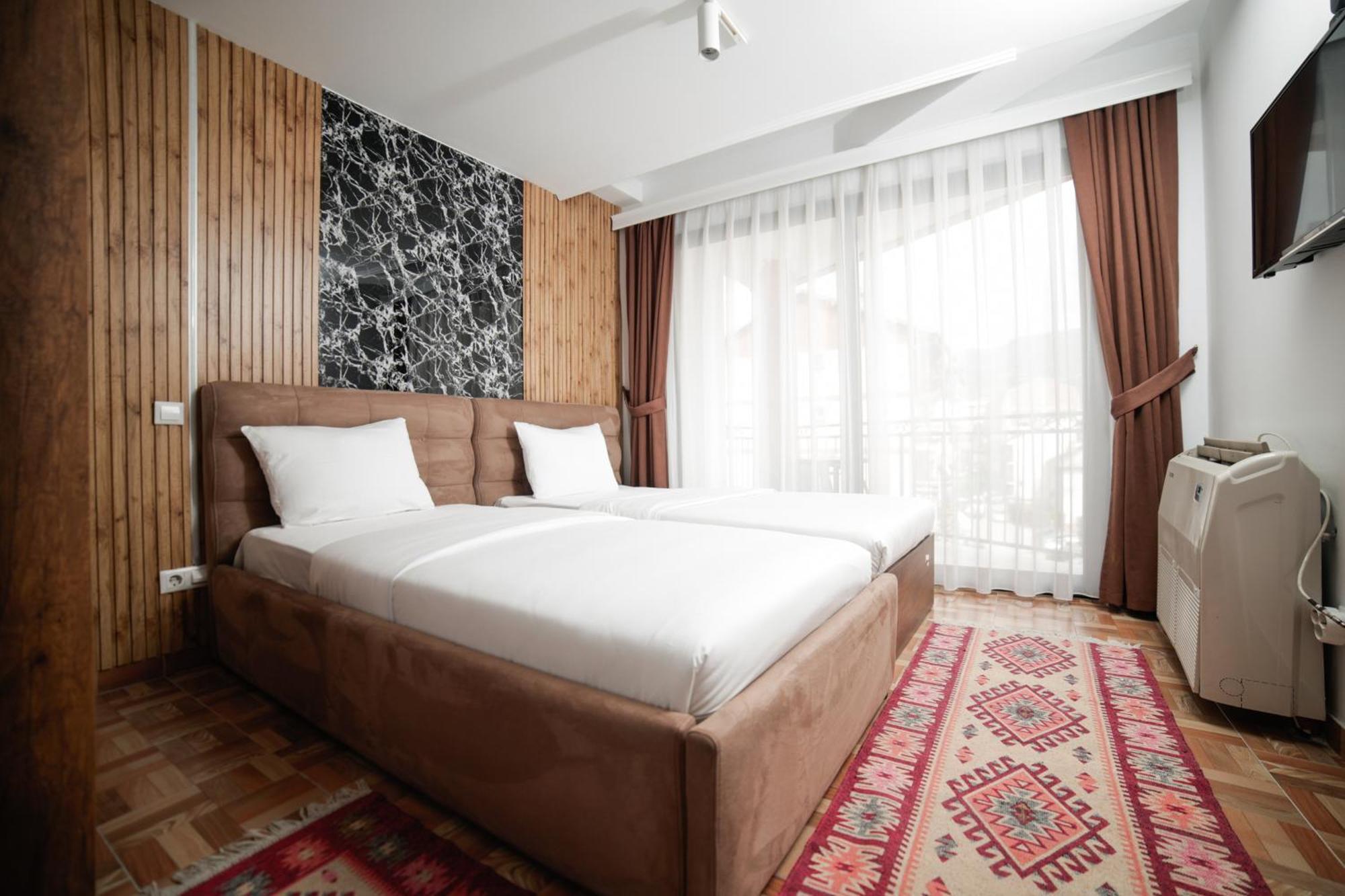 Hotel Denis Prizren Esterno foto