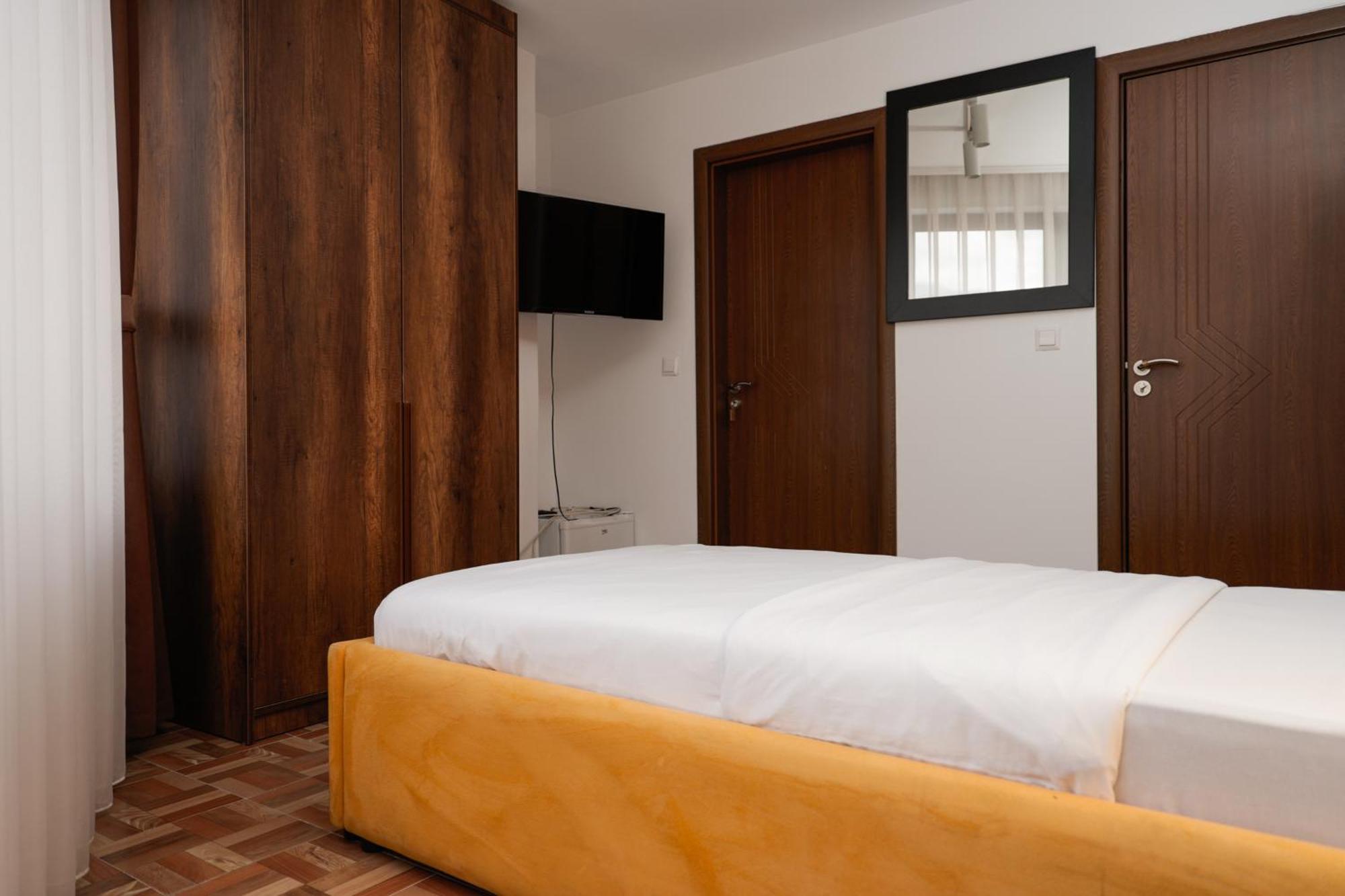 Hotel Denis Prizren Esterno foto