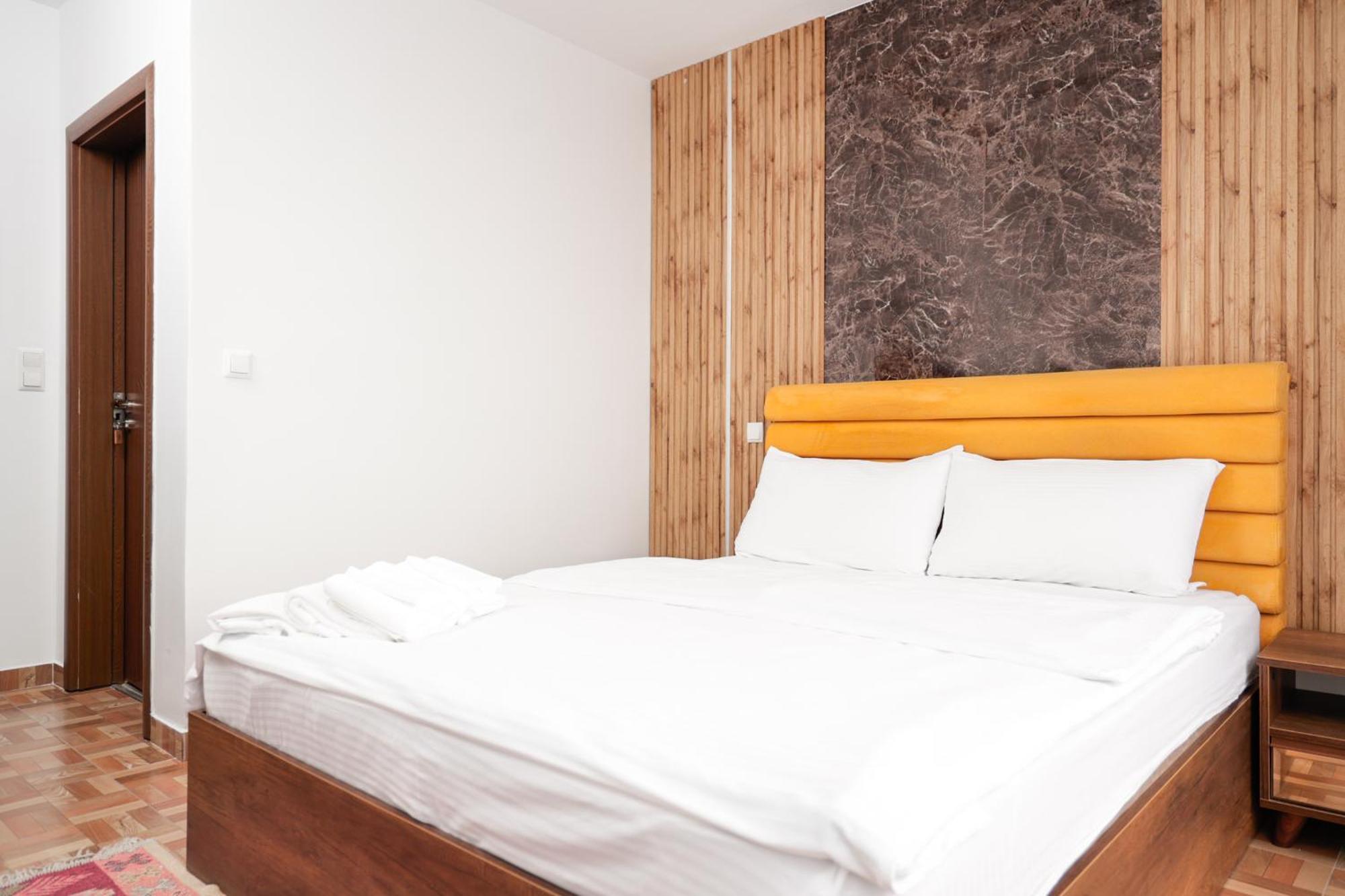 Hotel Denis Prizren Esterno foto