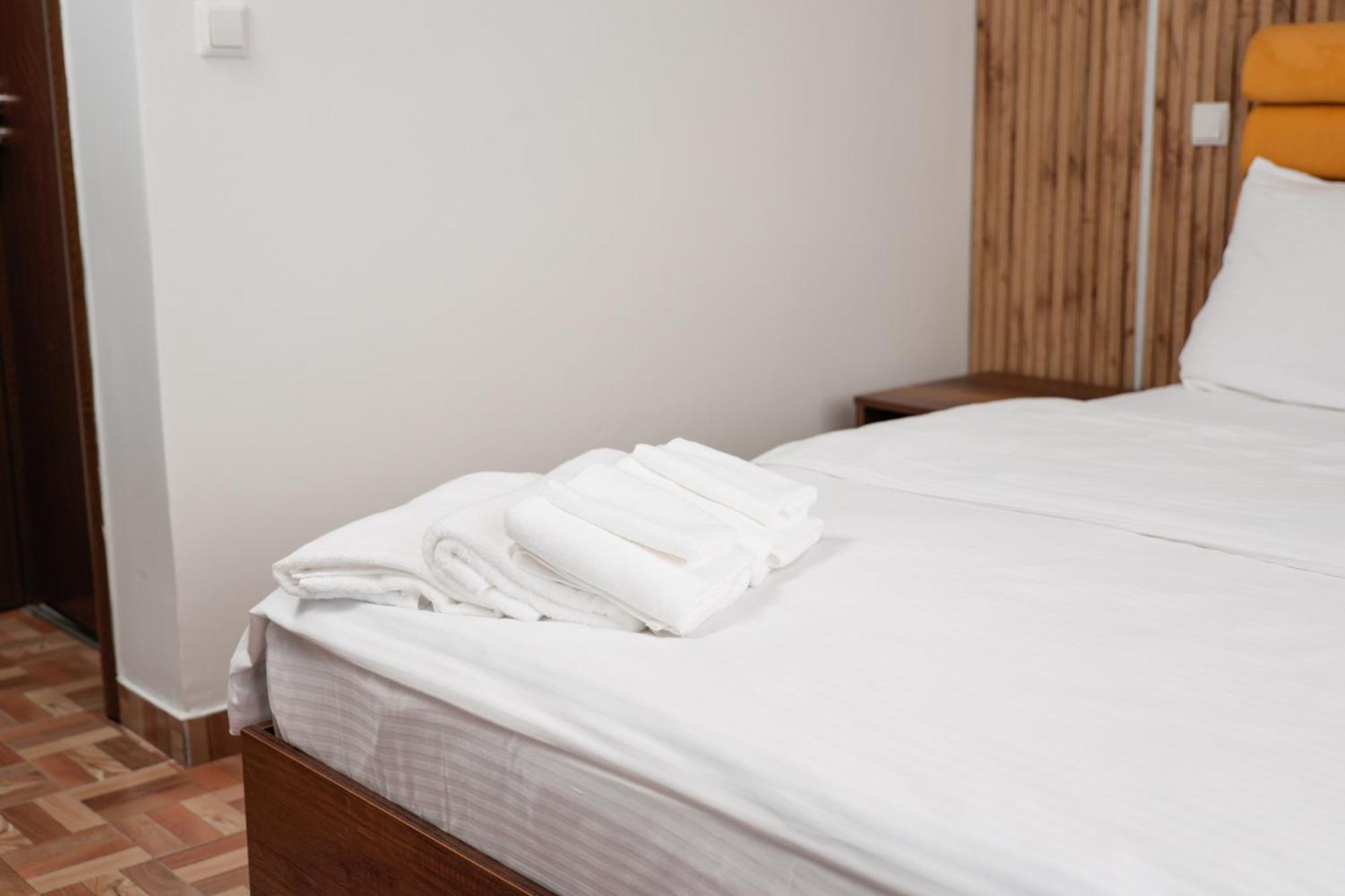 Hotel Denis Prizren Esterno foto