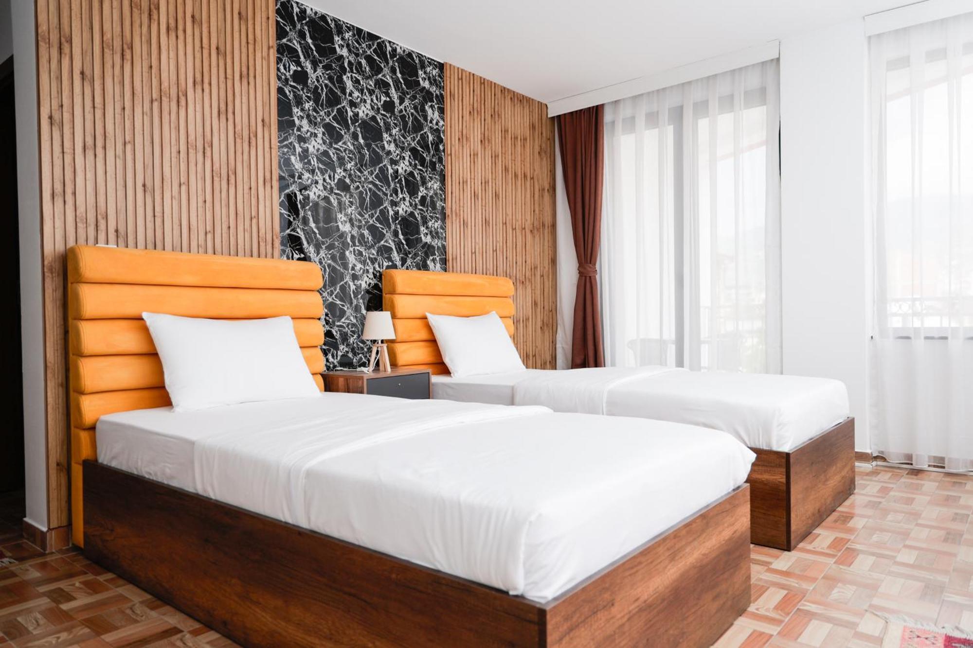 Hotel Denis Prizren Esterno foto