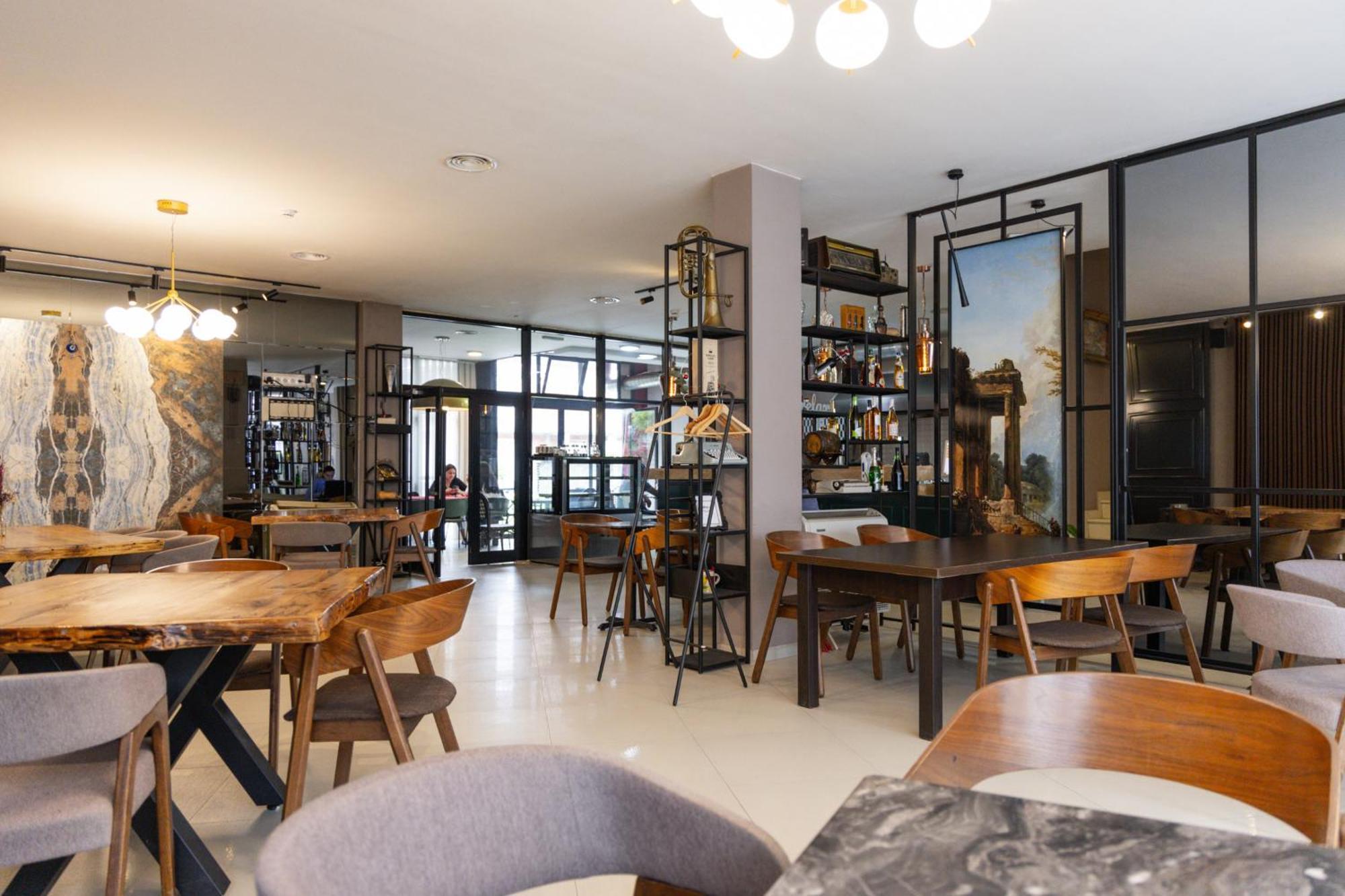 Hotel Denis Prizren Esterno foto