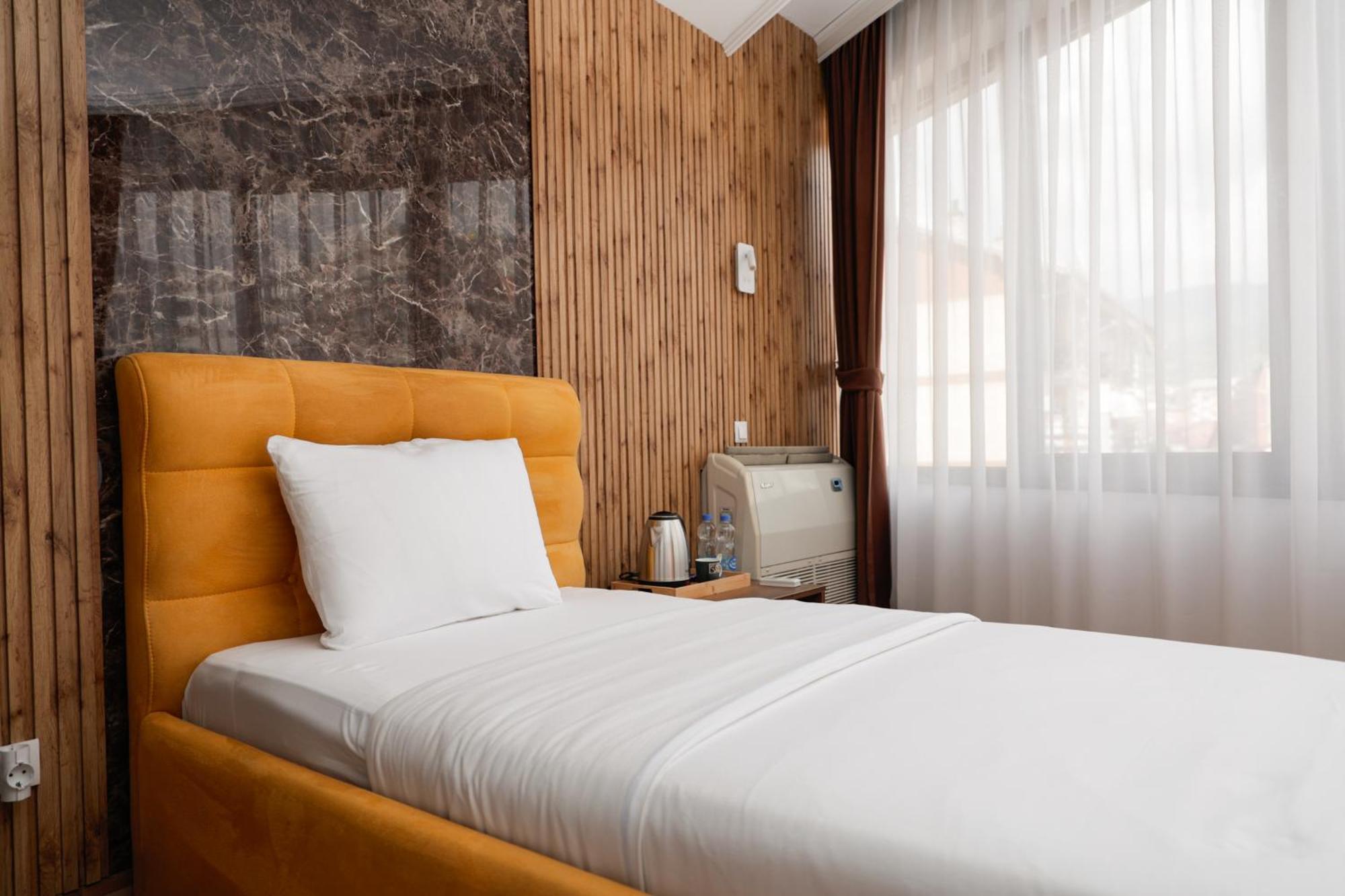 Hotel Denis Prizren Esterno foto