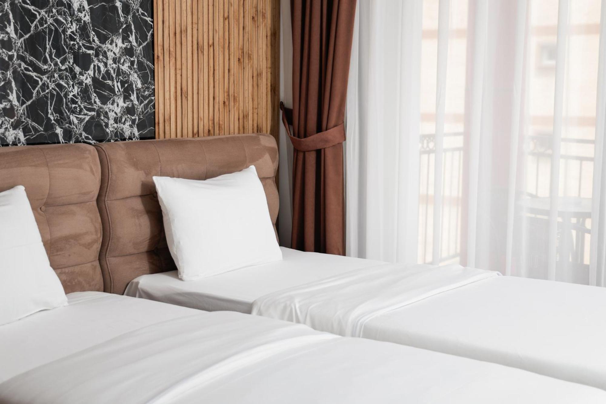 Hotel Denis Prizren Esterno foto