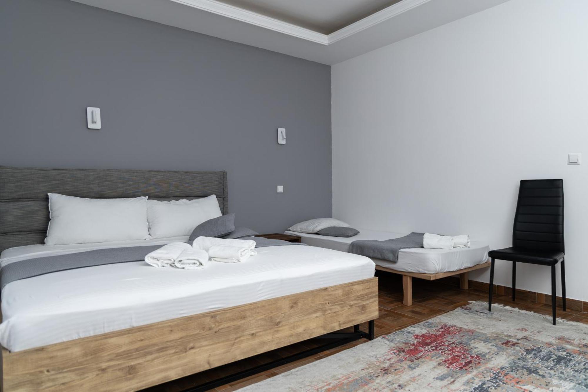 Hotel Denis Prizren Esterno foto