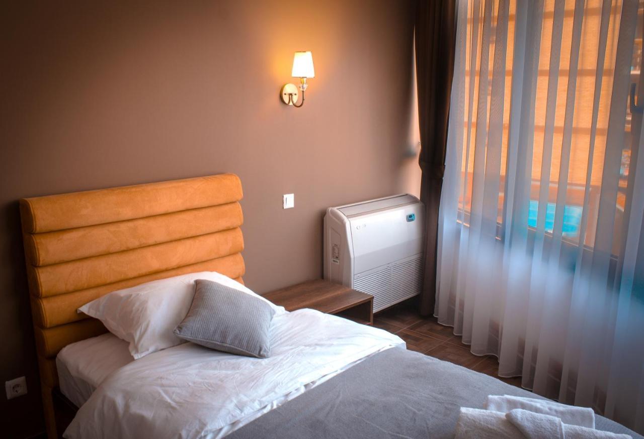 Hotel Denis Prizren Esterno foto